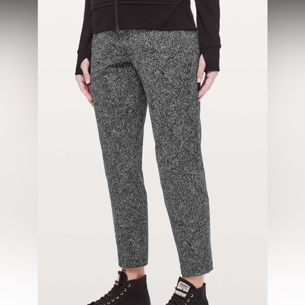 Lululemon On The Fly Pant *28" Size 8
